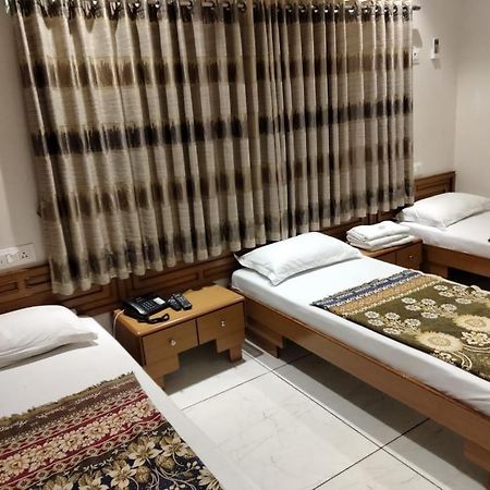 Hotel Ankit Virpur Bagian luar foto