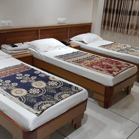 Hotel Ankit Virpur Bagian luar foto