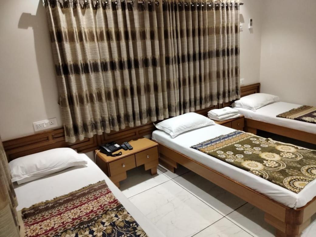 Hotel Ankit Virpur Bagian luar foto