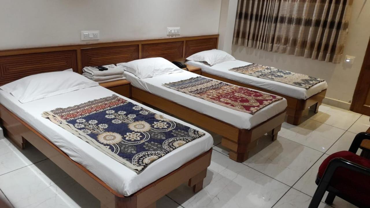 Hotel Ankit Virpur Bagian luar foto