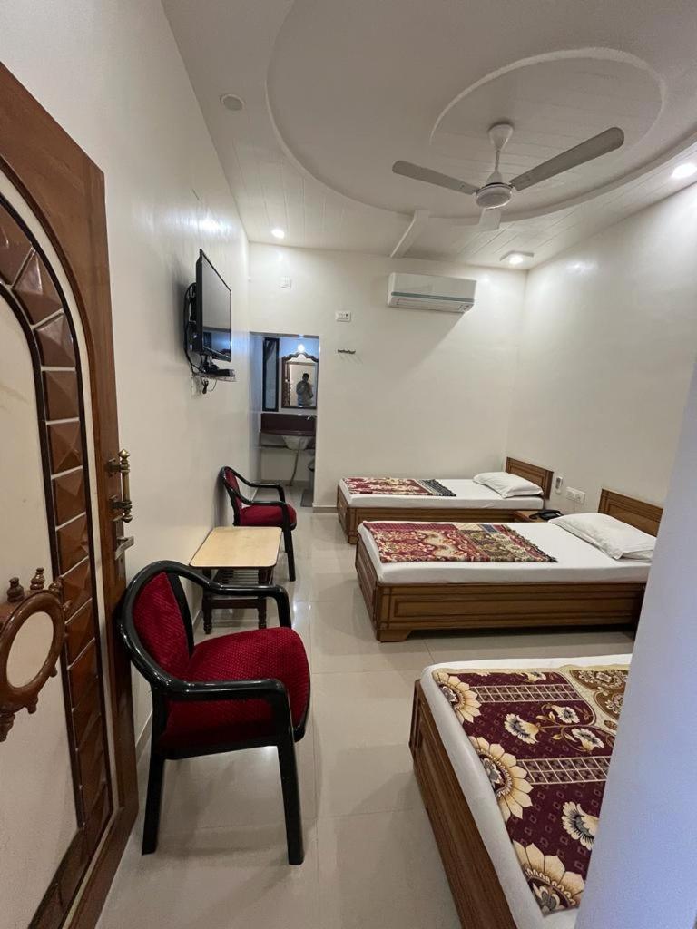 Hotel Ankit Virpur Bagian luar foto