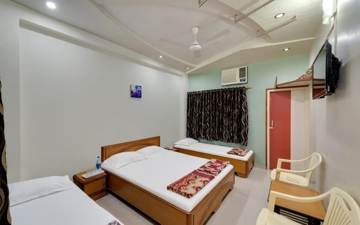 Hotel Ankit Virpur Bagian luar foto